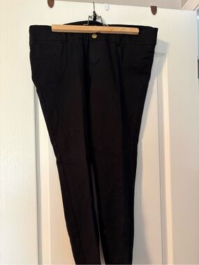 Classic Black Women's Leggings - Slim Fit